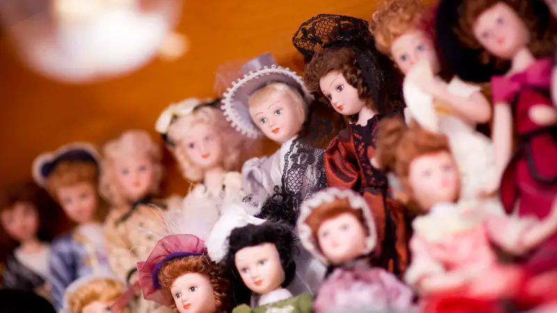 all kinds of dolls